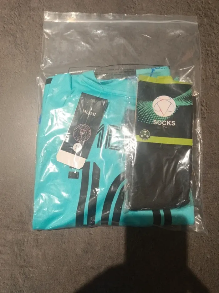 Tenue foot Léo Messi Inter Miami bleu. T.18 - photo numéro 5