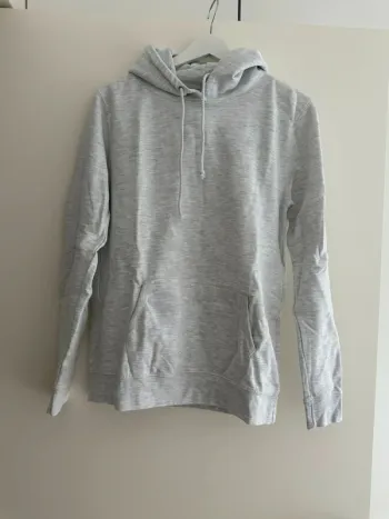 Sweat à capuche gris clair basique – très bon état, taille M
