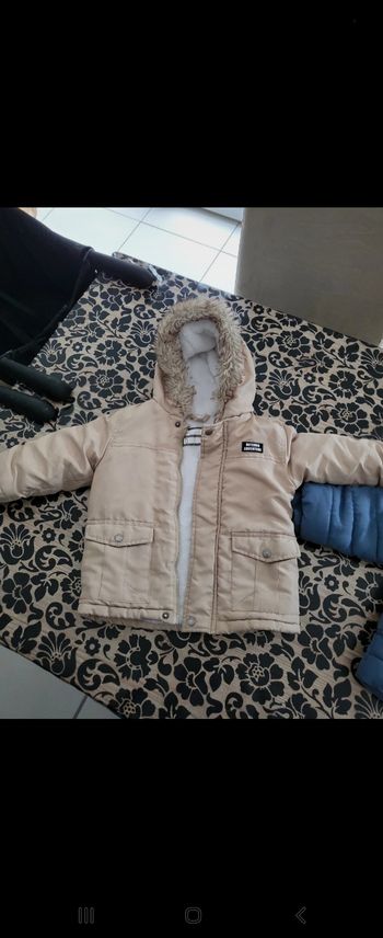 Lot de 2 manteaux hiver 23 mois