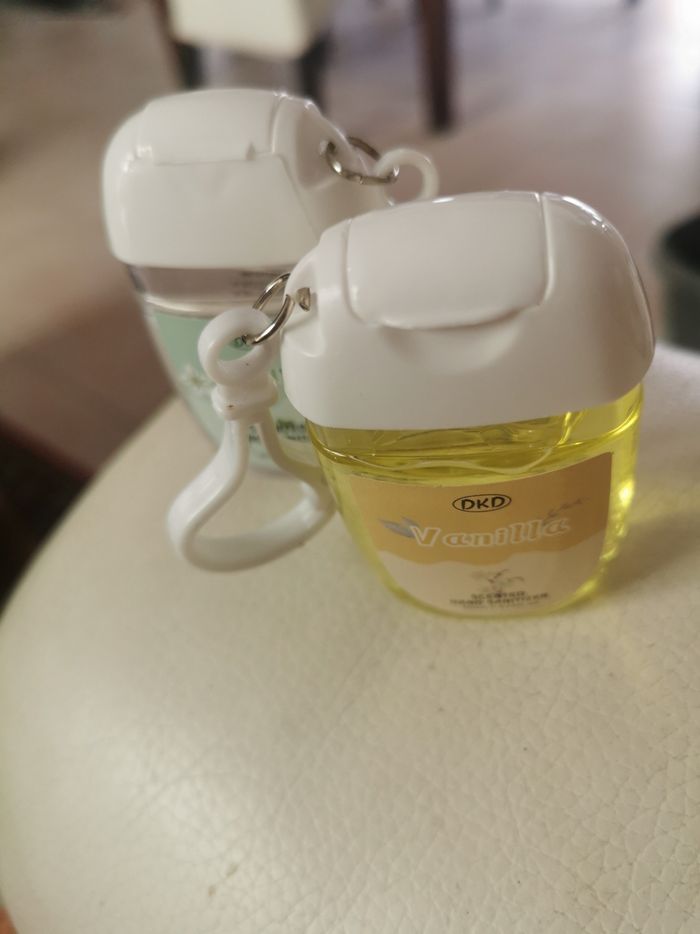 Lot de 2 porte clés gel hydroalcoolique neufs jasmin et vanille - photo numéro 5