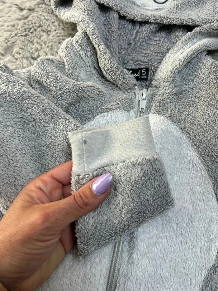 Pyjama 1 pièce polaire taille 5 ans - photo numéro 2