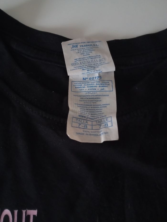 Tee-shirt manches courtes.7/8 ans .Cotin noir . Écriture rose . Parfait état. - photo numéro 10