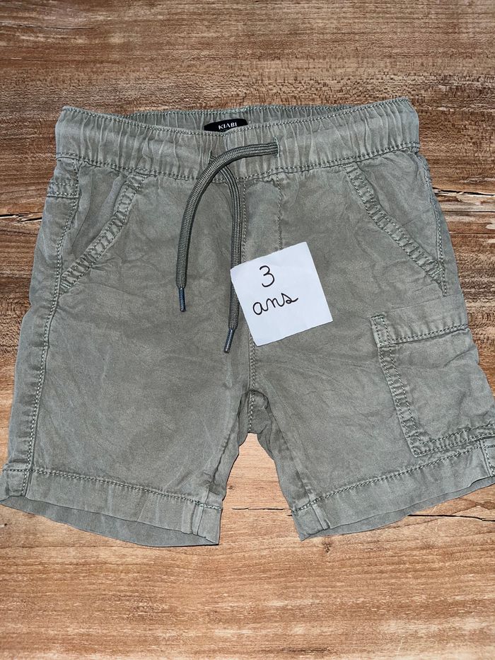 Short 3 ans