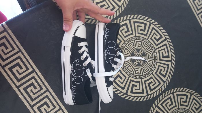 Baskets mickey taille 32 - photo numéro 3