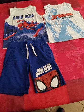 1 ensemble 2 débardeurs  + 1 short assorti