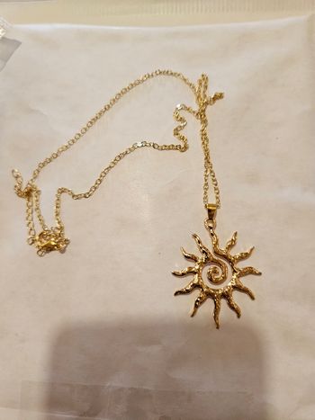 Pendentif soleil avec chaine
