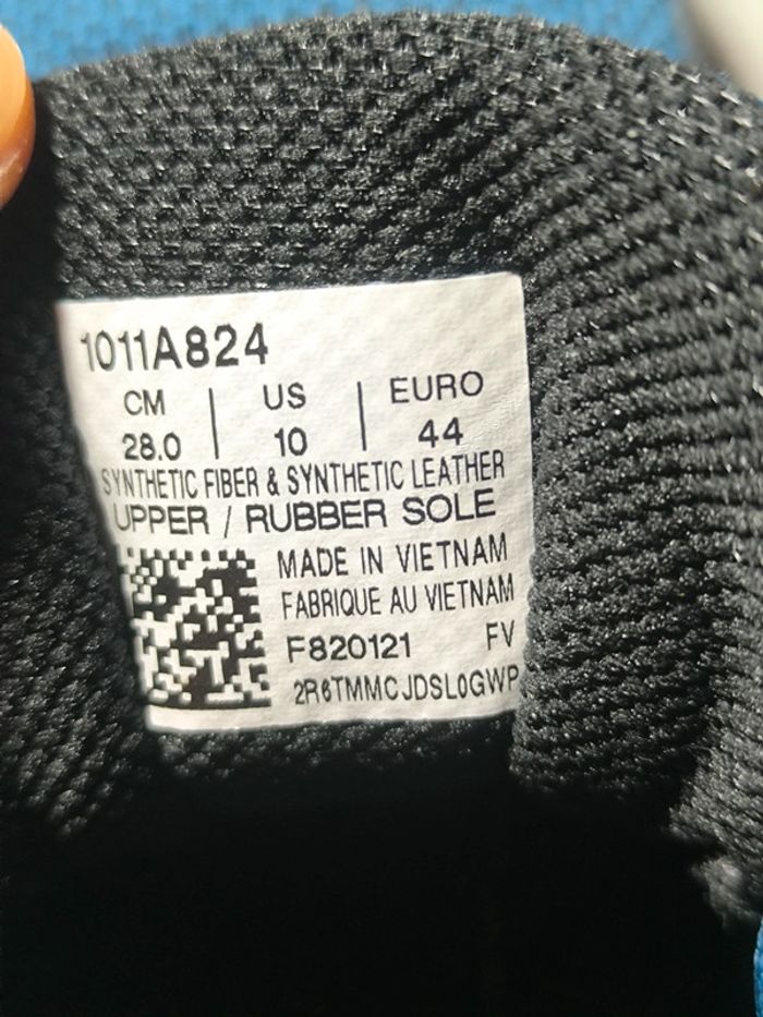 Baskets Asics gel venture 8 portées une fois neuves avec boîte pointure 44 - photo numéro 9