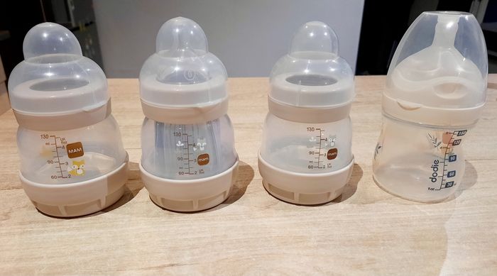 Égouttoir à biberons + biberons - photo numéro 9