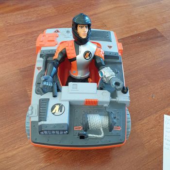 figurine, jouet action man, avec véhicule, en très bon état