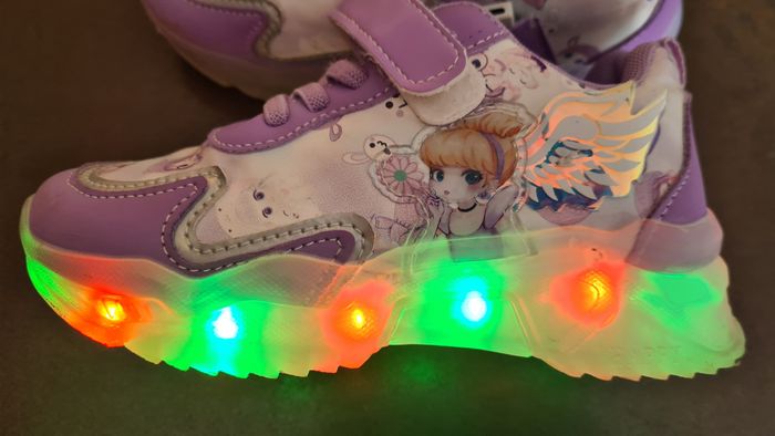 Baskets lumineuses rechargeables par USB taille 28 - photo numéro 4