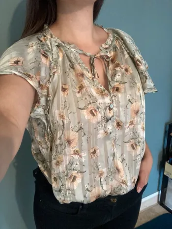 Jolie Blouse Fleurie à Volants 38