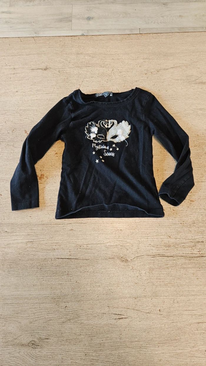 T shirt noir à manches longues, avec masque, TQF Collection, 5 ans