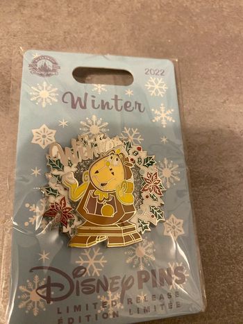 Pin's lego Disney belle et la bête