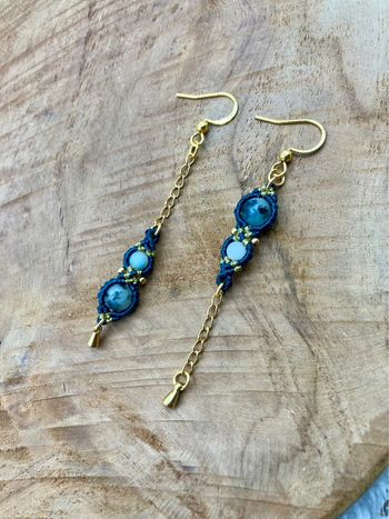 Boucles d’oreilles pendantes dépareillées macramé pierre Jaspe, Amazonite