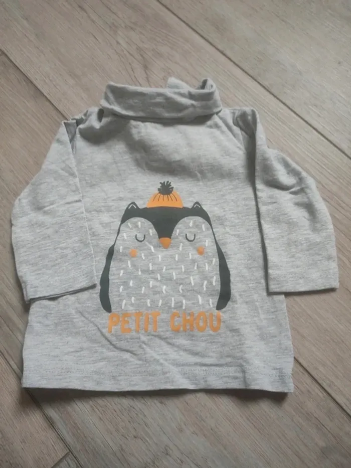 Sous pull 3 mois neuf