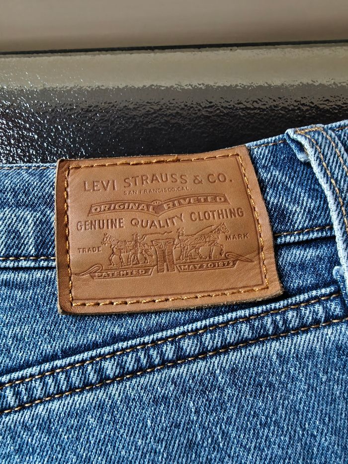 Jeans Levi's patte d'éléphant 70's high flare - photo numéro 4