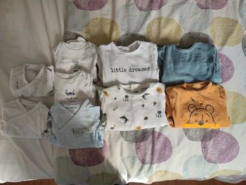 Lot pyjamas et bodys 3 mois