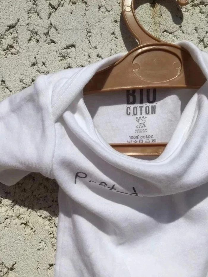 Bodie coton biologique baby club 1 mois Neuf Body manches courtes Neuf Body manches courtes Neuf