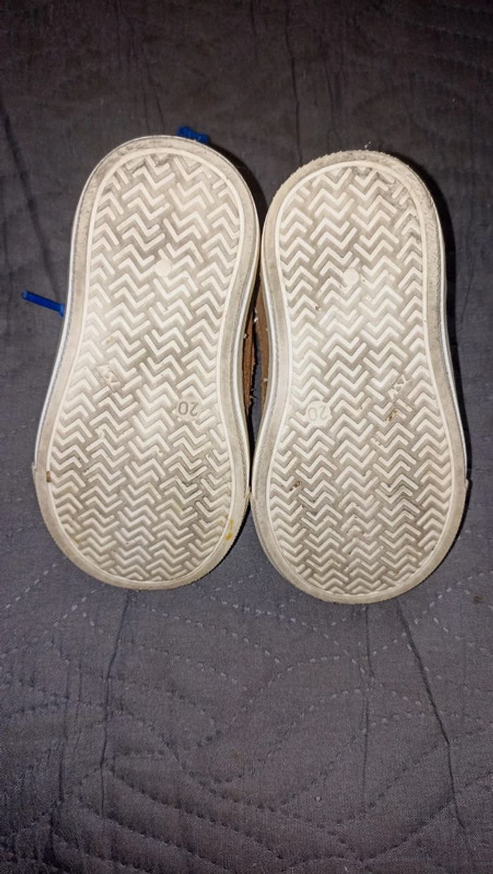 Chaussures montantes garçon taille 20 - photo numéro 5