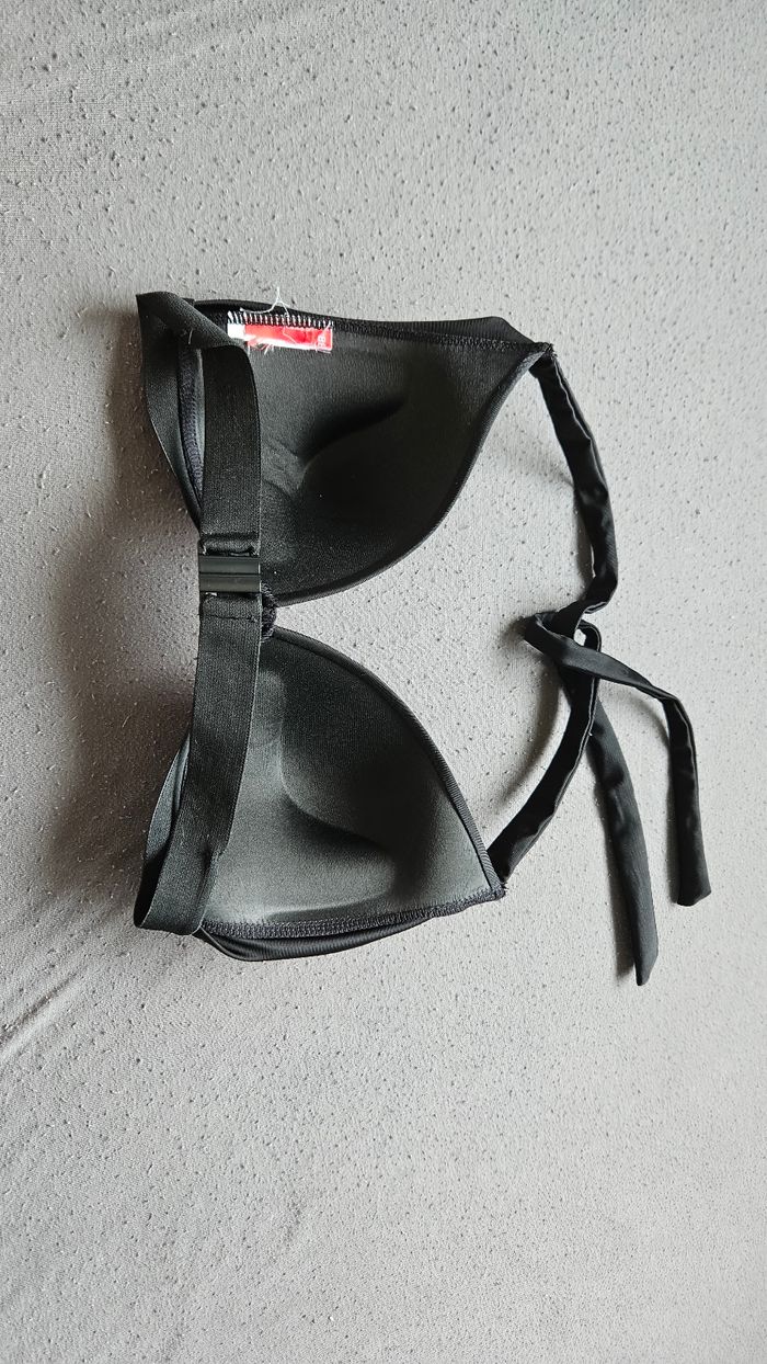 Haut de maillot de bain noir triangle très bon état - photo numéro 3