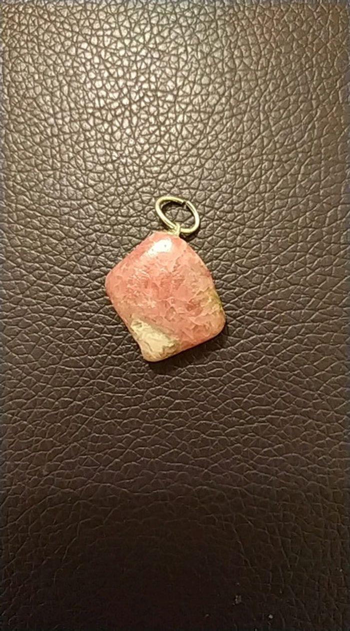 Pendentif rose en rhodochrosite - photo numéro 2