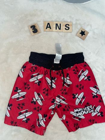 Short plage Mickey 3/4 ans 104cm