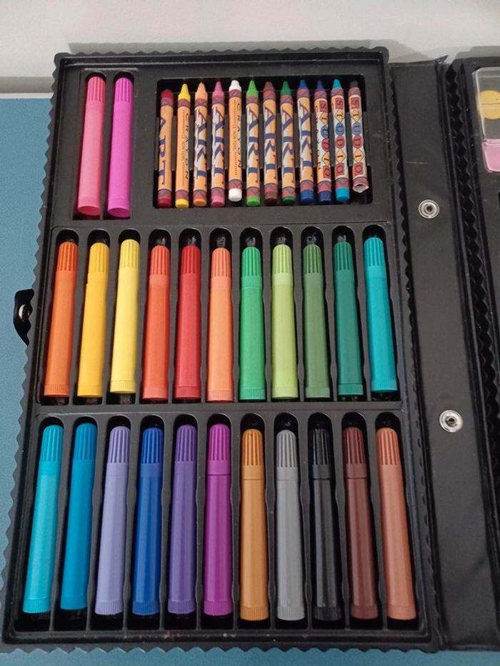 Mallette art studio pour colorier - photo numéro 3