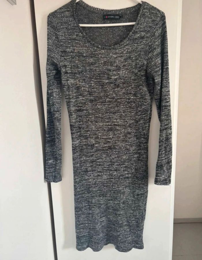 Robe près du corps - photo numéro 2
