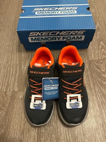 Skechers garçon Taille 28,5 - État neuf 