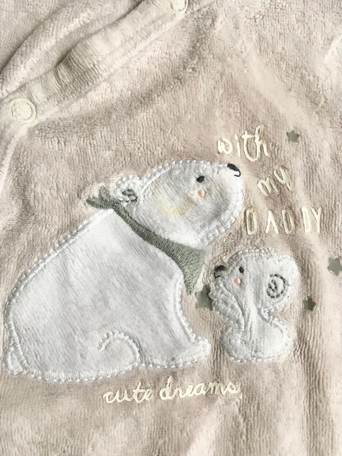 Gilet court+pyjama 12 mois (Kiabi) - photo numéro 5