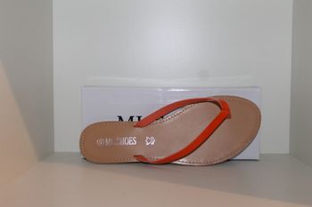 belle petites tongs lanières orange 40