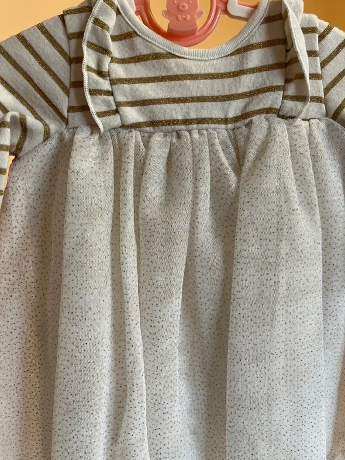 Robe dorée paillette 6 mois - photo numéro 2