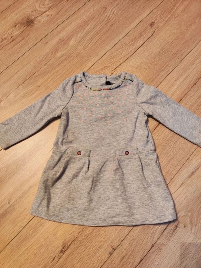 Robe grise paillettes