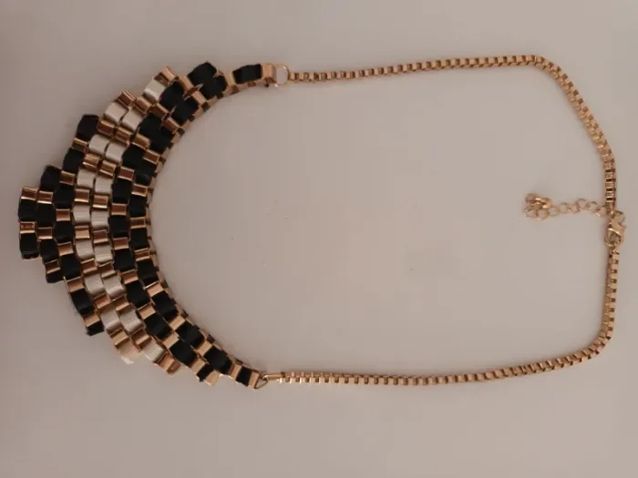 Collier doré - photo numéro 2