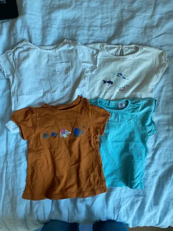 Lot 4 tee shirt 18 mois