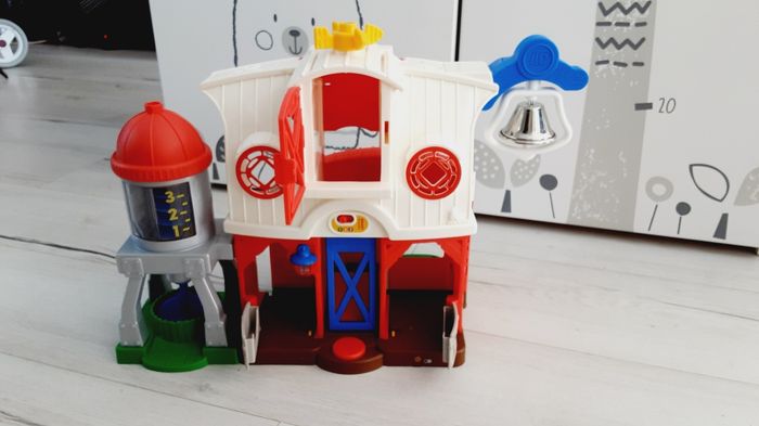 Jeu jouet Fisher Price La ferme little people - photo numéro 2