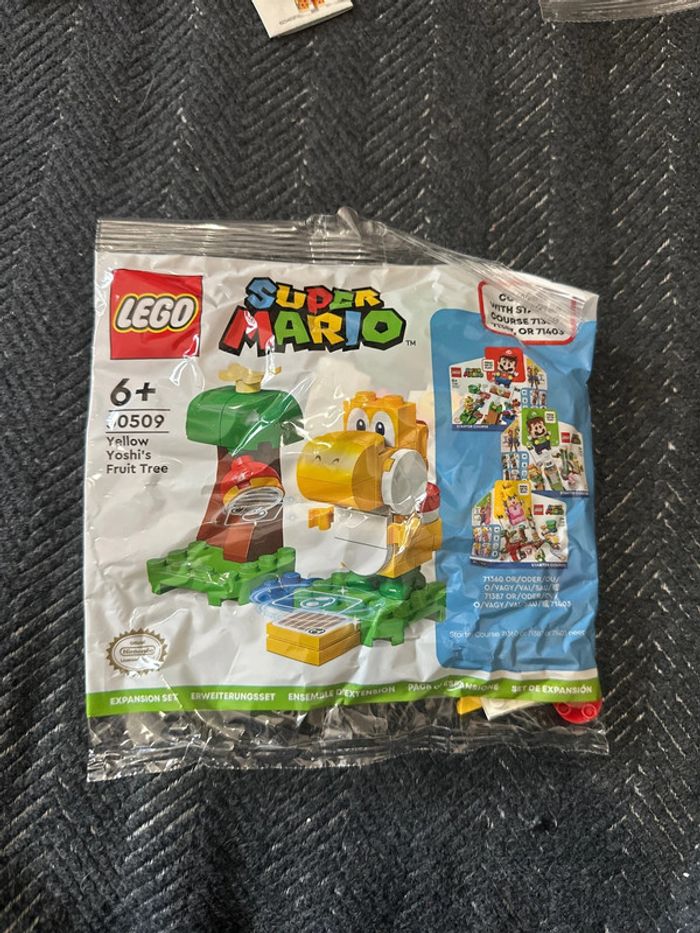 Polybag Lego Super Mario 30509, Yellow Yoshi's Fruit Tree - Expansion Set scellé