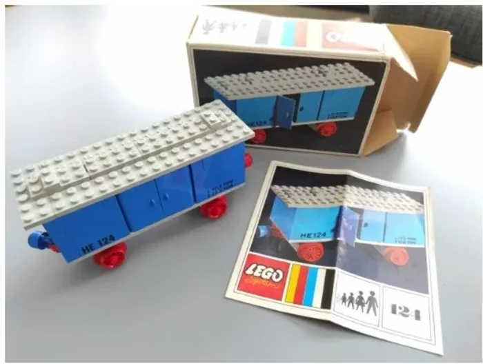 Set LEGO 124 Goods Wagon E02