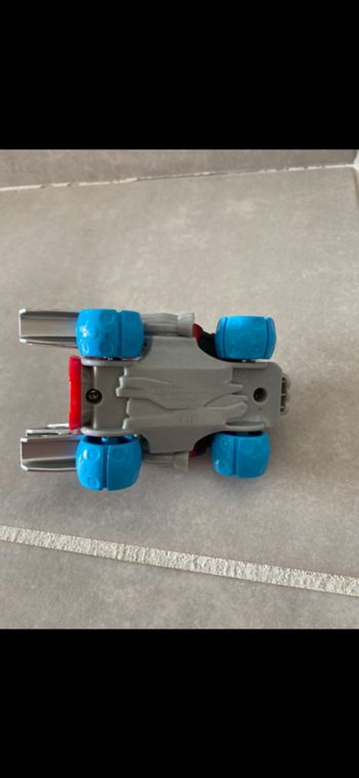 Jouet voiture avec figurine - photo numéro 2