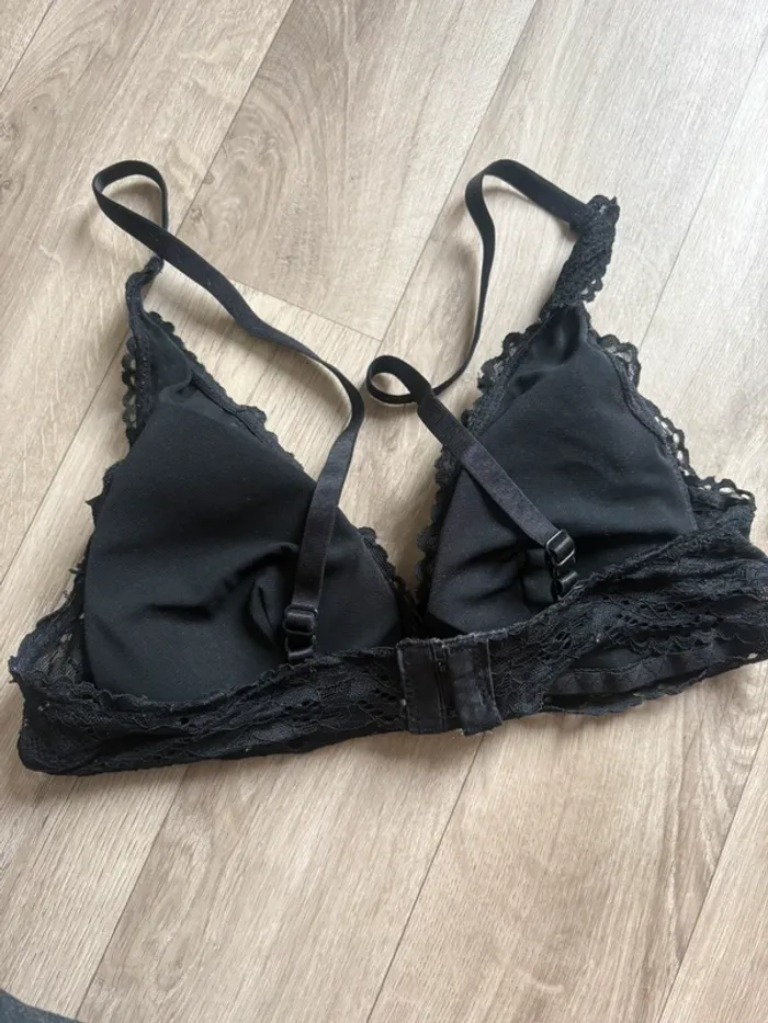 Soutien-gorge - photo numéro 2