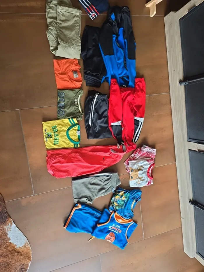 Lot vêtements 8 ans