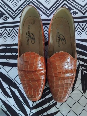 Chaussures à talon motif crocodile