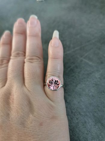 Bague avec cristaux Swarovski neuve taille 52