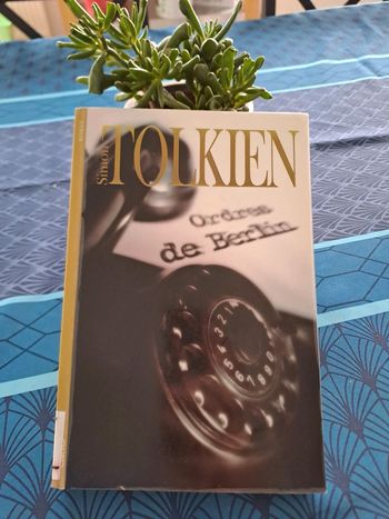 Livre Ordres de Berlin, Simon Tolkien