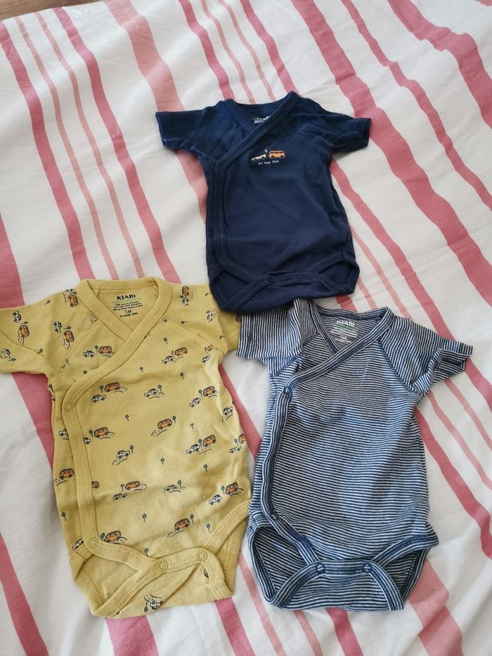 Lot vêtements 1 mois - photo numéro 2