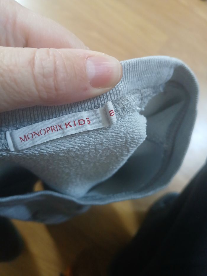 Sweat 8ans - photo numéro 3