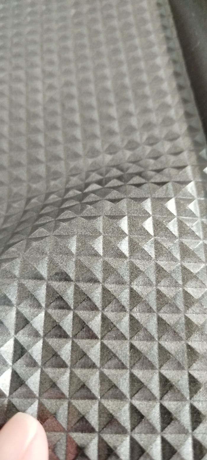 Coupon tissu noir argenté comme simili cuir - photo numéro 2