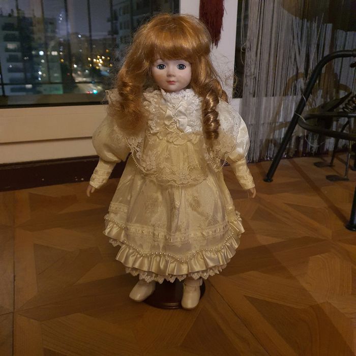 Poupée porcelaine Alberon