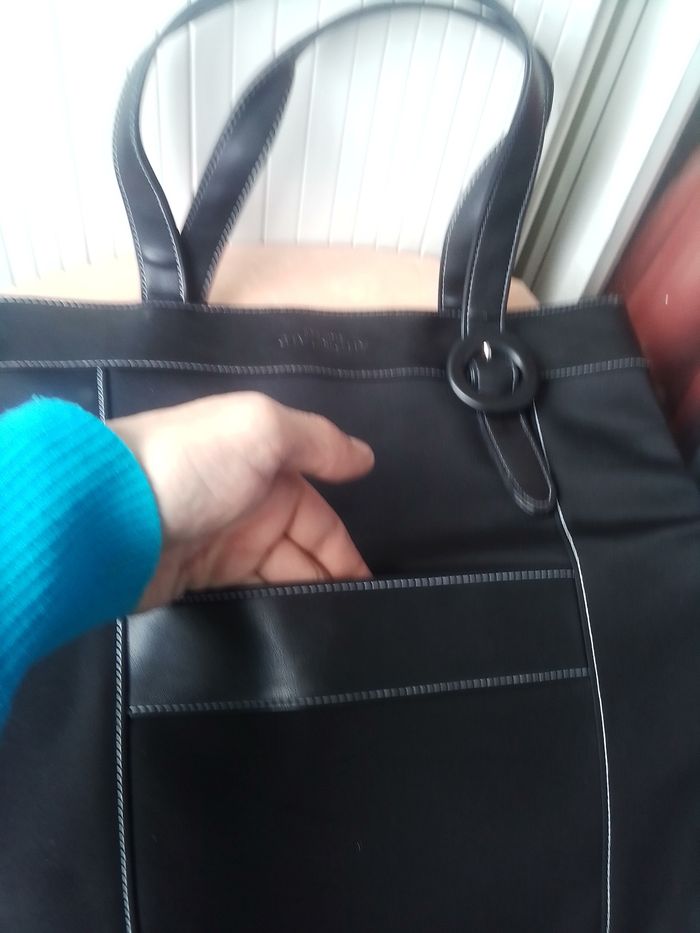 Sac à main Givenchy Parfum - photo numéro 4