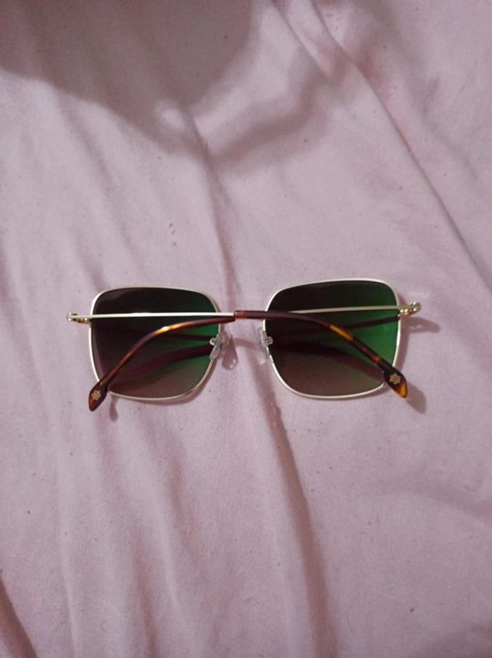 Lunettes de soleil neuve catégorie 3 - photo numéro 3